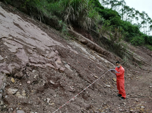 全州（湘桂界）至容县（粤桂界）公路（平乐至昭平段）